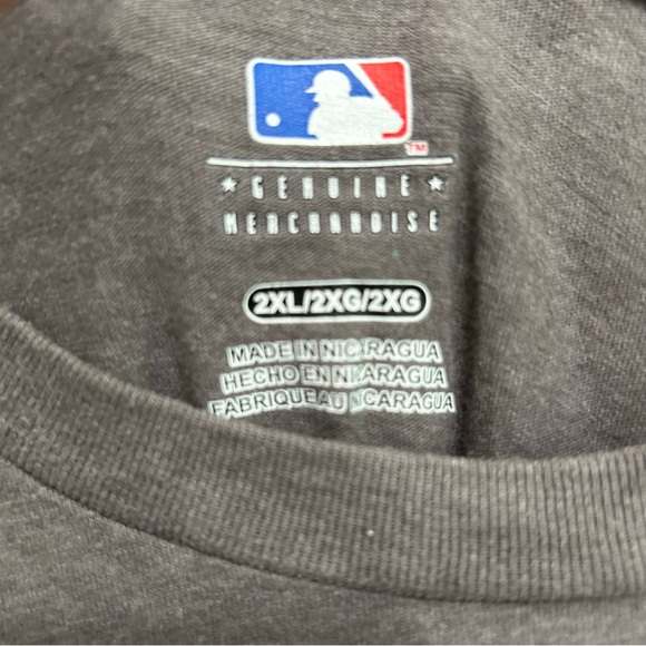 Chicago Cubs Adult Grey Short-Sleeved T-Shirt - Size 2XL - Picture 2 of 6